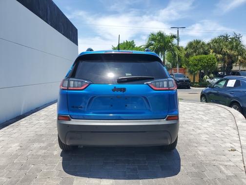 Hydro Blue Pearlcoat 2023 Jeep Cherokee Altitude Lux