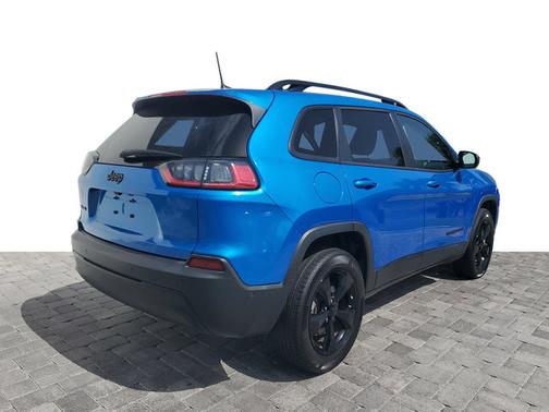 Hydro Blue Pearlcoat 2023 Jeep Cherokee Altitude Lux