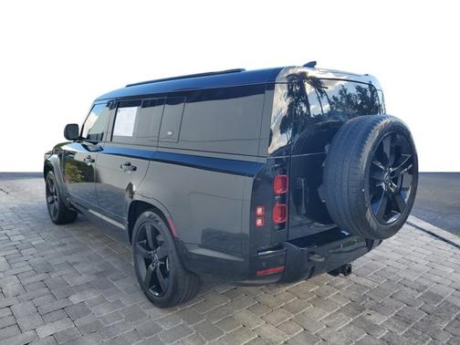 2023 Land Rover Defender X-Dynamic SE