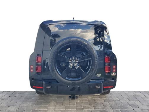 2023 Land Rover Defender X-Dynamic SE