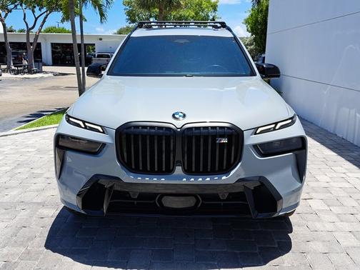 2024 BMW X7 M60i