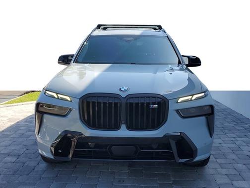 2024 BMW X7 M60i