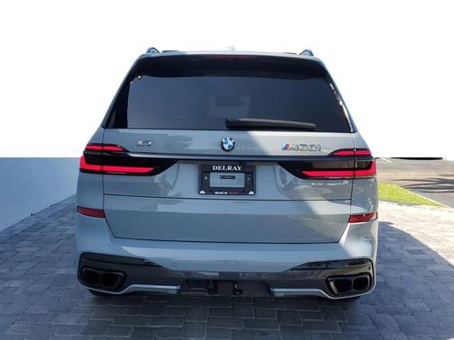 2024 BMW X7 M60i