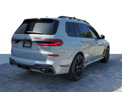 2024 BMW X7 M60i