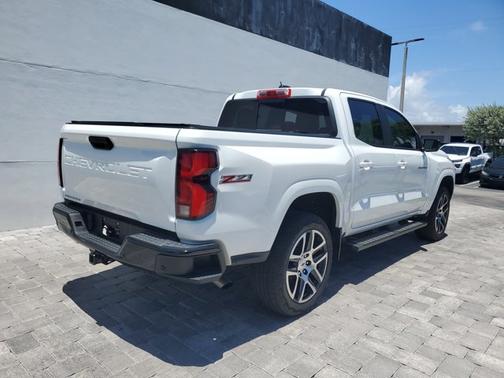 Summit White 2023 Chevrolet Colorado 4WD Z71