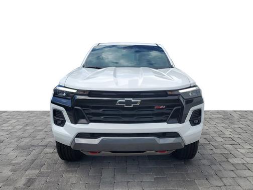 Summit White 2023 Chevrolet Colorado 4WD Z71