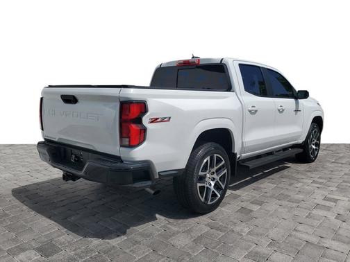 Summit White 2023 Chevrolet Colorado 4WD Z71