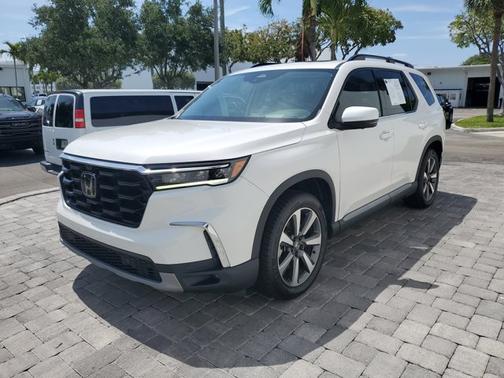 Platinum White Pearl 2024 Honda Pilot Elite