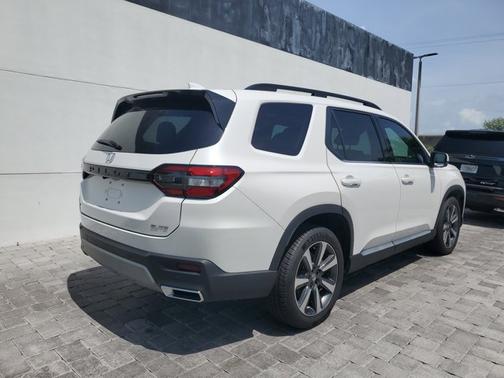 Platinum White Pearl 2024 Honda Pilot Elite