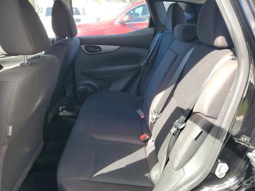 2022 Nissan Rogue Sport S