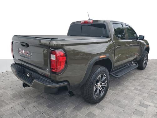 2024 GMC Canyon 4WD AT4