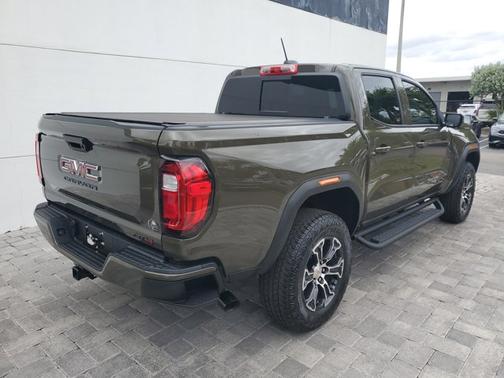 2024 GMC Canyon 4WD AT4