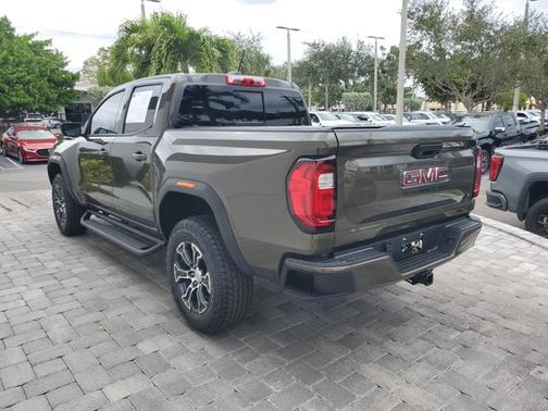 2024 GMC Canyon 4WD AT4
