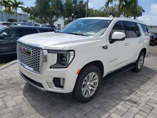 White Frost Tricoat 2024 GMC Yukon Denali