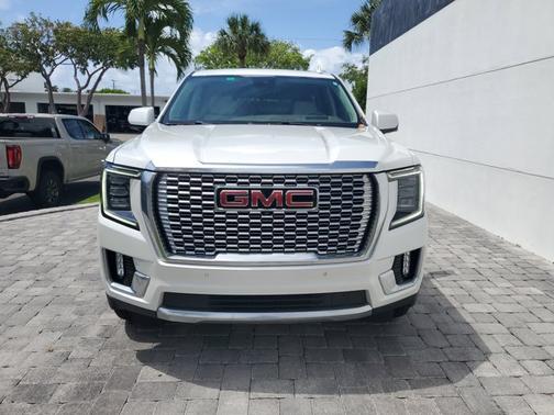 White Frost Tricoat 2024 GMC Yukon Denali