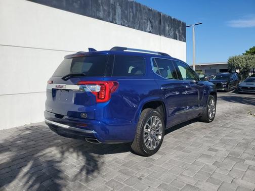 2023 GMC Acadia Denali