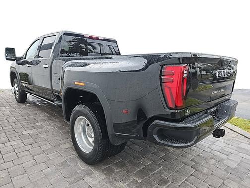 2025 GMC Sierra 3500 Denali
