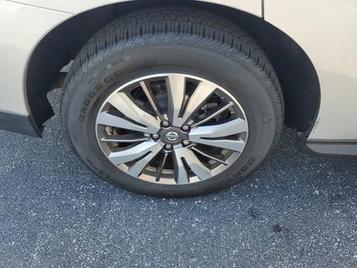 2019 Nissan Pathfinder SL