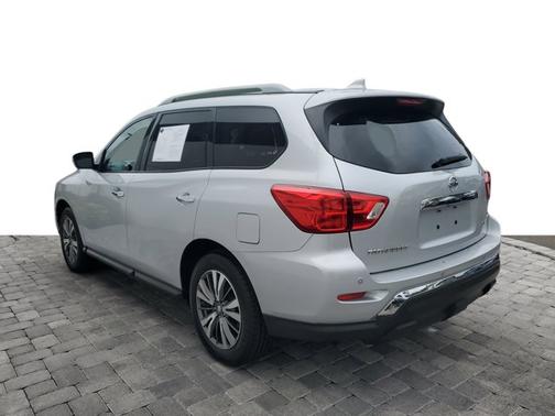 2019 Nissan Pathfinder SL