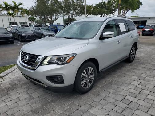 2019 Nissan Pathfinder SL