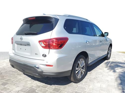 2019 Nissan Pathfinder SL
