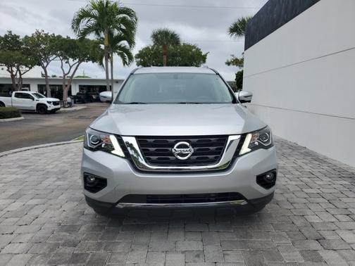 2019 Nissan Pathfinder SL