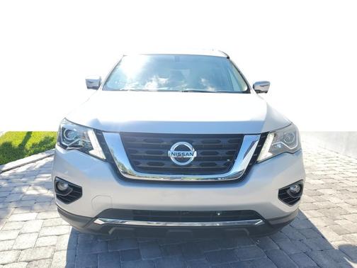 2019 Nissan Pathfinder SL