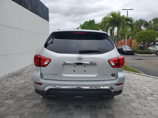 2019 Nissan Pathfinder SL