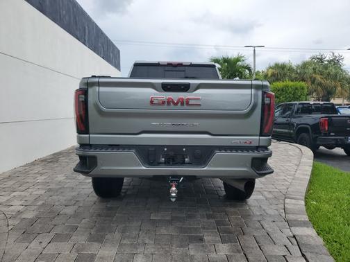 Sterling Metallic 2024 GMC Sierra 2500 AT4
