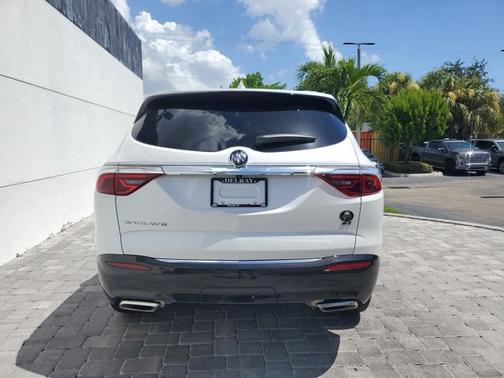 2022 Buick Enclave Essence