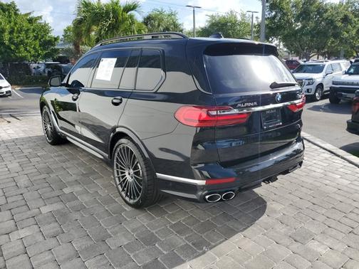 Black Sapphire Metallic 2022 BMW X7 ALPINA XB7