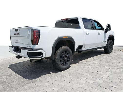 2025 GMC Sierra 2500 AT4