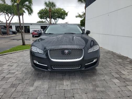 2019 Jaguar XJ Supercharged