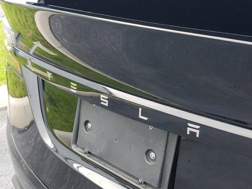 2024 Tesla Model X Plaid