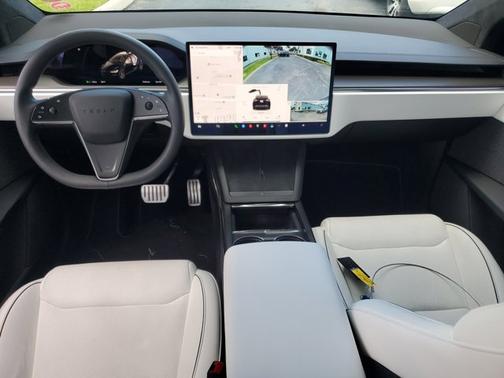 2024 Tesla Model X Plaid