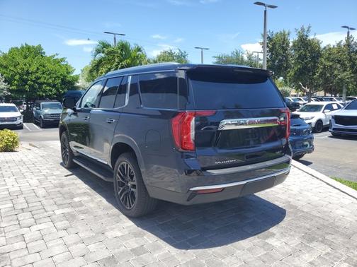 Midnight Blue Metallic 2021 GMC Yukon SLT