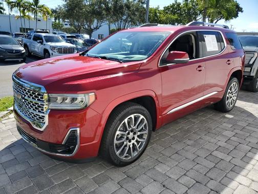 2023 GMC Acadia Denali