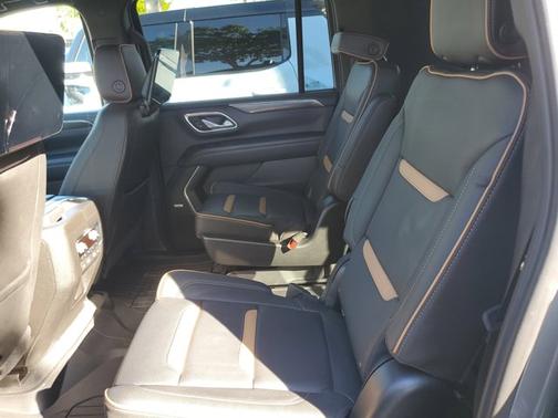 2021 GMC Yukon XL AT4