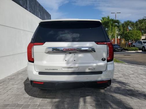 2021 GMC Yukon SLT