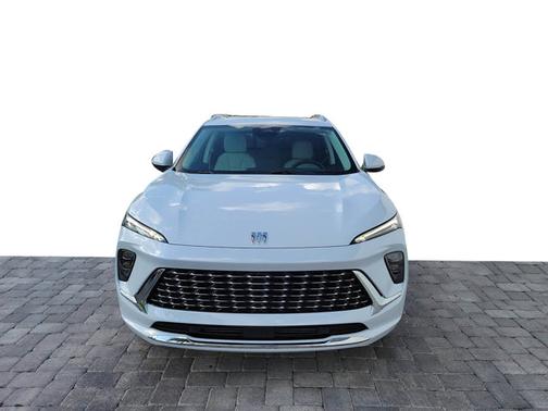 Iridescent White Tricoat 2026 Buick Envision Avenir