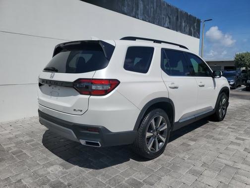 Platinum White Pearl 2024 Honda Pilot Elite