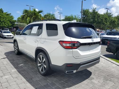 Platinum White Pearl 2024 Honda Pilot Elite