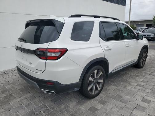 Platinum White Pearl 2024 Honda Pilot Elite