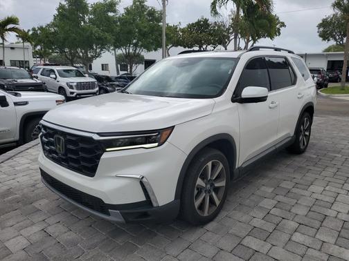 Platinum White Pearl 2024 Honda Pilot Elite
