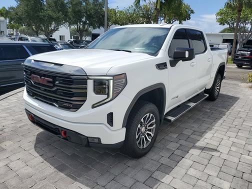Summit White 2023 GMC Sierra 1500 AT4