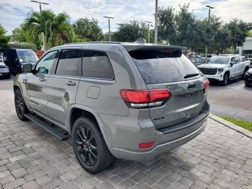 Sting-Gray Clearcoat 2021 Jeep Grand Cherokee Laredo X