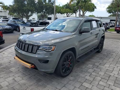 Sting-Gray Clearcoat 2021 Jeep Grand Cherokee Laredo X