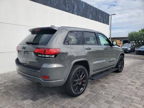 Sting-Gray Clearcoat 2021 Jeep Grand Cherokee Laredo X
