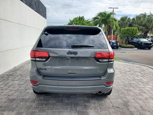 Sting-Gray Clearcoat 2021 Jeep Grand Cherokee Laredo X