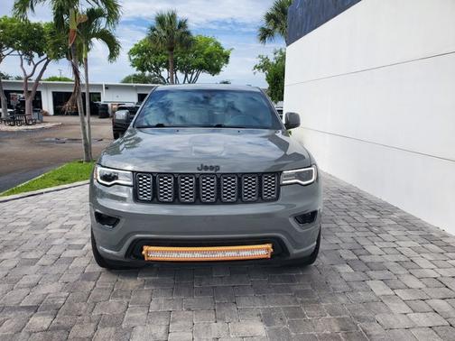 Sting-Gray Clearcoat 2021 Jeep Grand Cherokee Laredo X